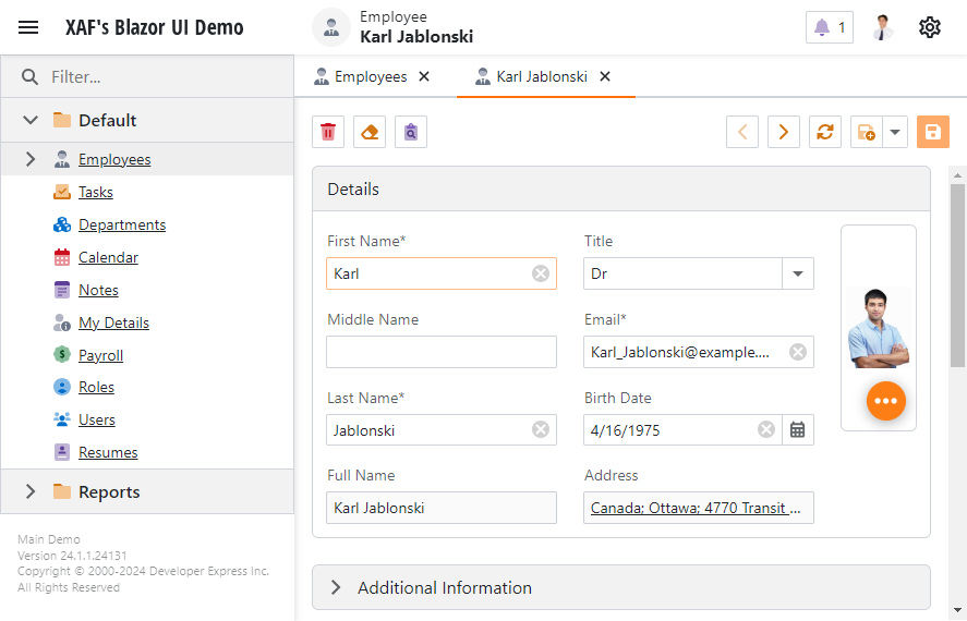 XAF ASP.NET Core Blazor TabbedMDI, DevExpress