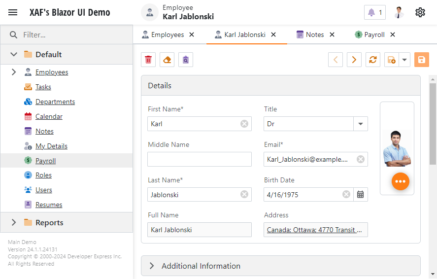 XAF ASP.NET Core Blazor Tabs with Icons, DevExpress